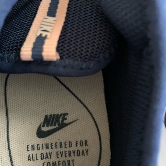 Like new Nike racer running shoes - Picture 6 of 7